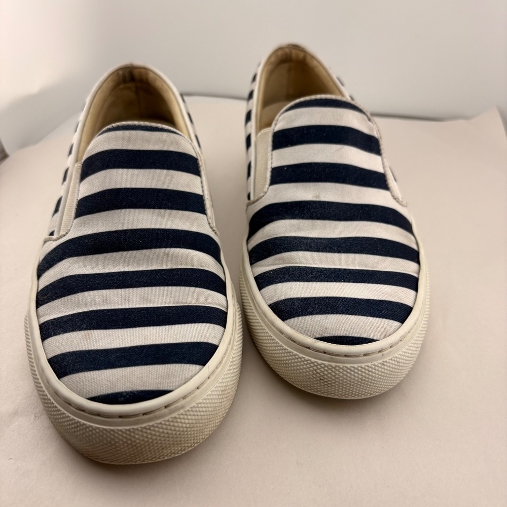 Del Toro Women's Blue & White Striped Slip On Sneakers - size 6